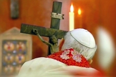 Krzyż-Papieski2